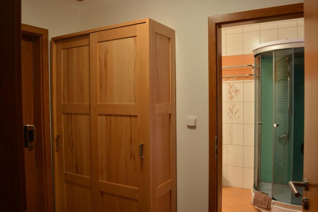 Double Room with Private Bathroom room - Image 3