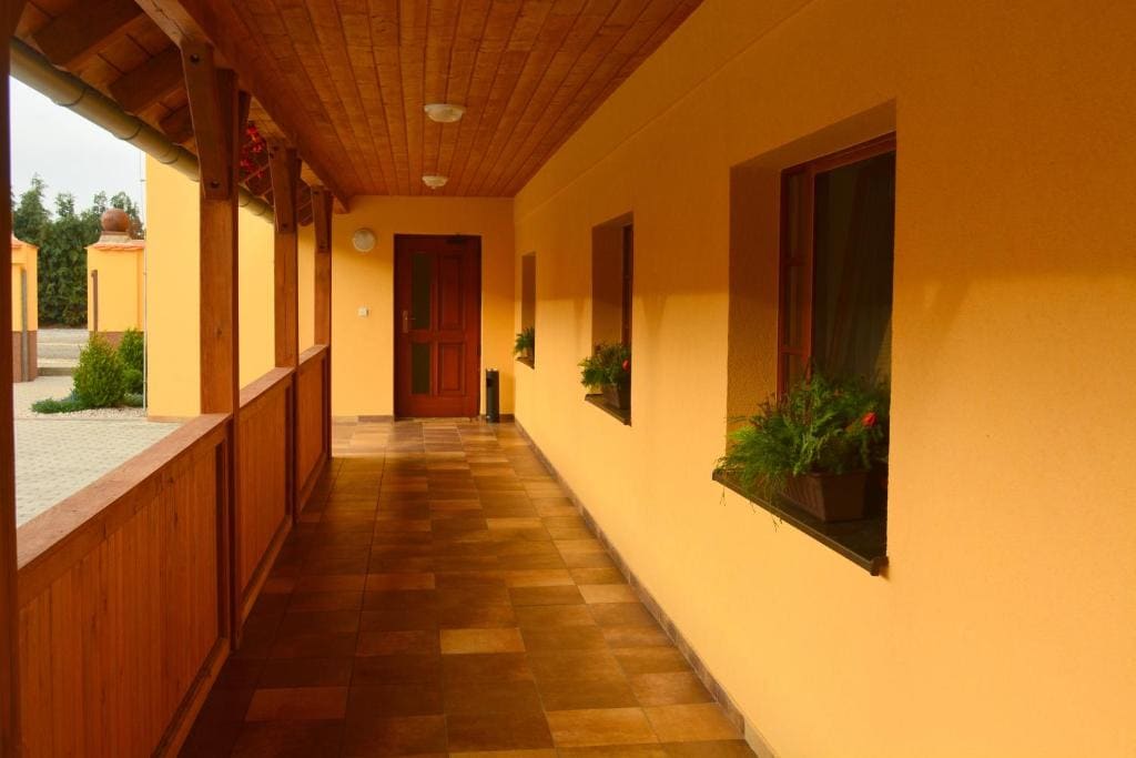 Single Room with Bathroom room - Image 1