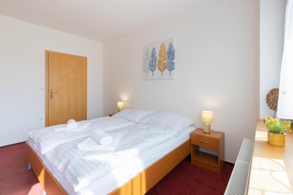 Double or Twin Room with Shared Bathroom room - Image 3
