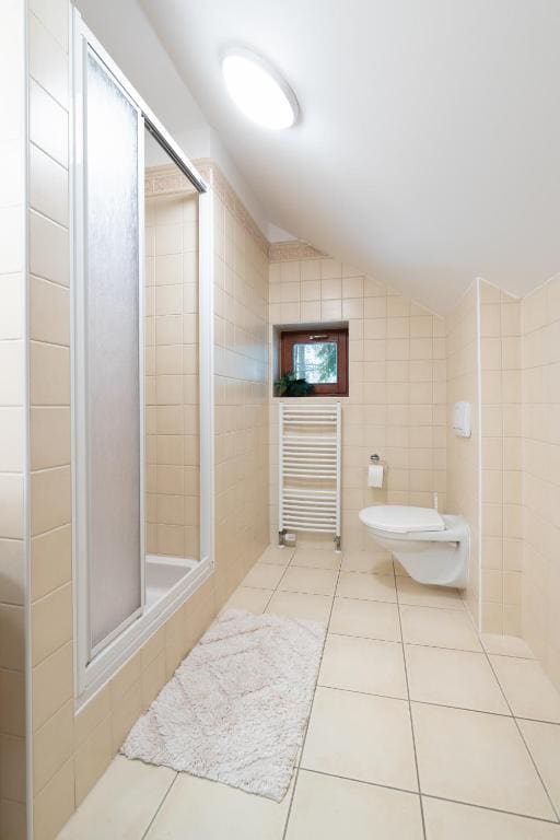 One-Bedroom Apartment room - Image 1