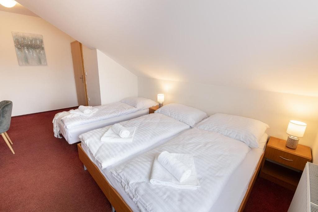 Triple Room with Balcony room - Image 1