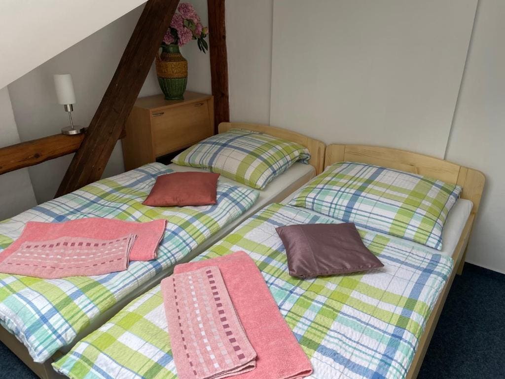 Economy Twin Room room - Image 3