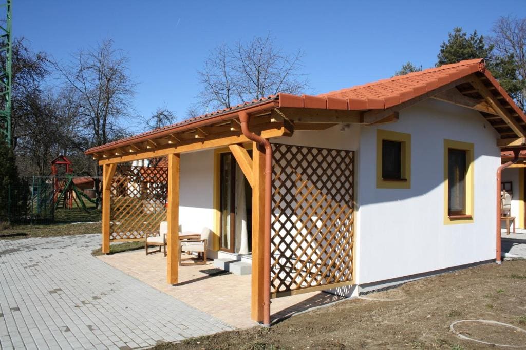 Bungalow room - Image 3