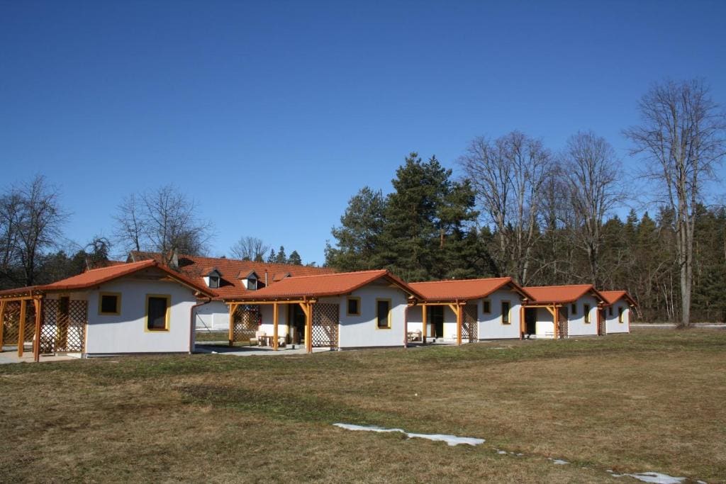 Bungalow room - Image 2