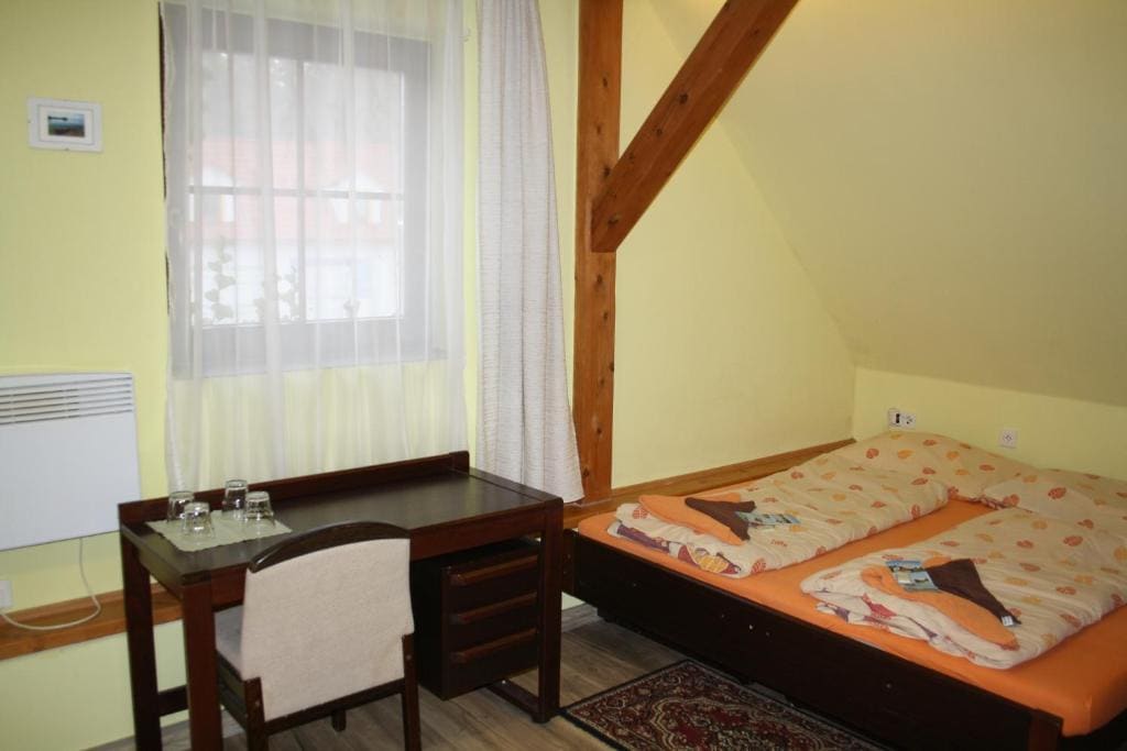 Deluxe Quadruple Room room - Image 1
