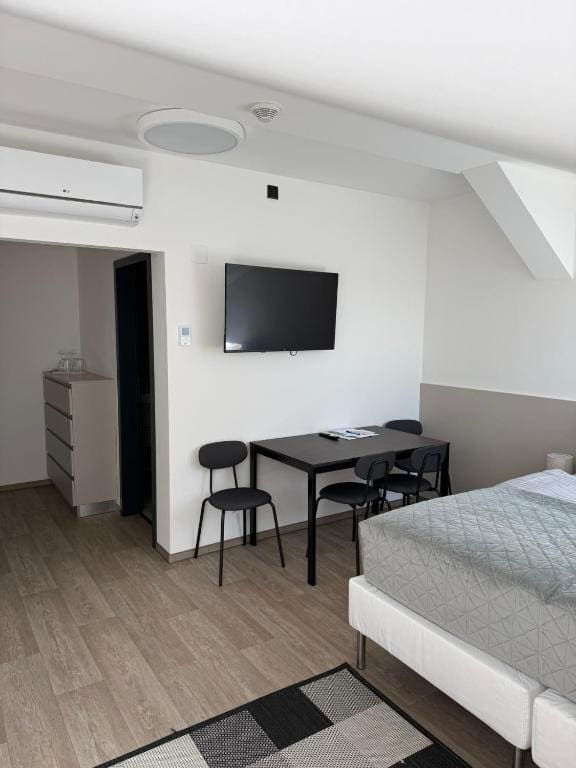 Standard Quadruple Room room - Image 3
