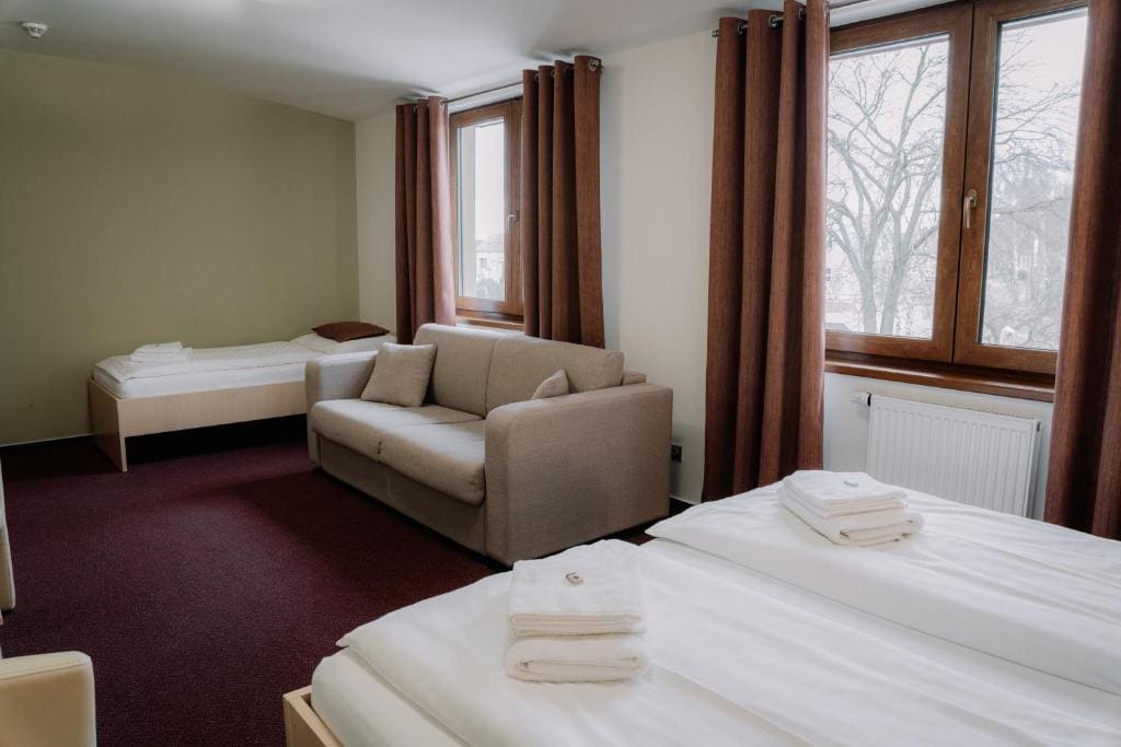 Quadruple Room room - Image 1