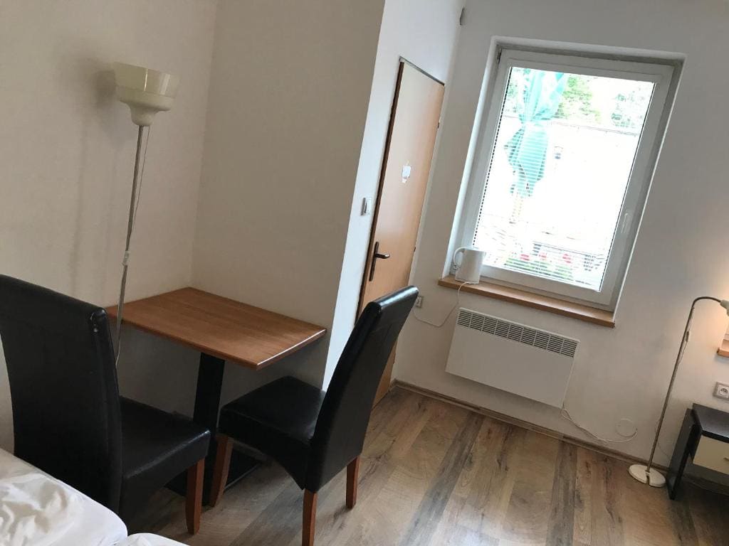 Economy Triple Room room - Image 3