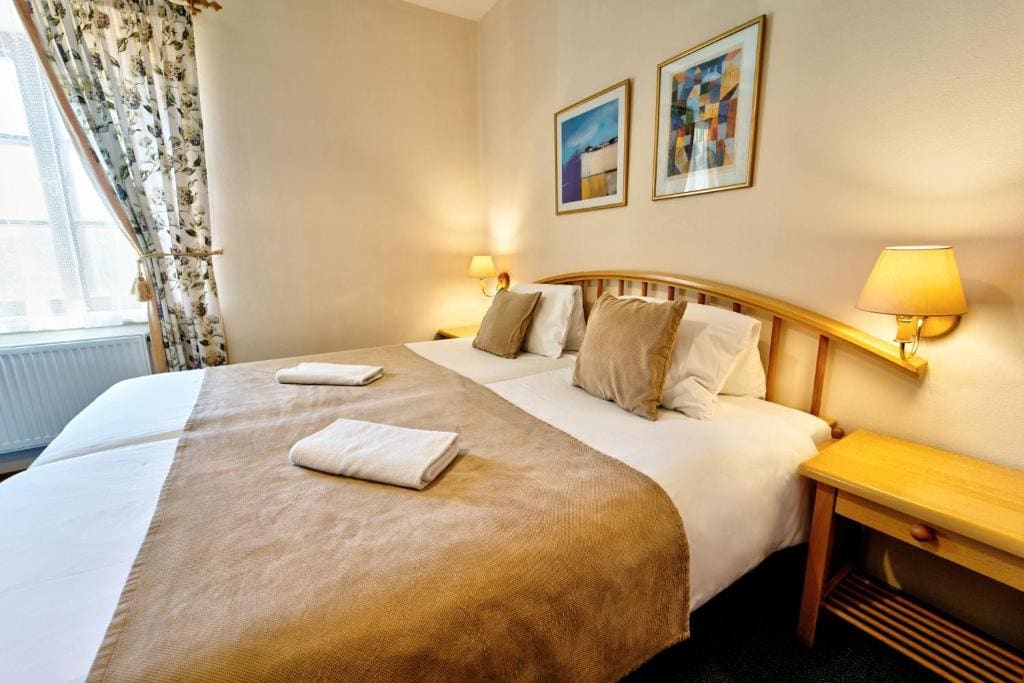 Double Room with Extra Bed room - Image 3