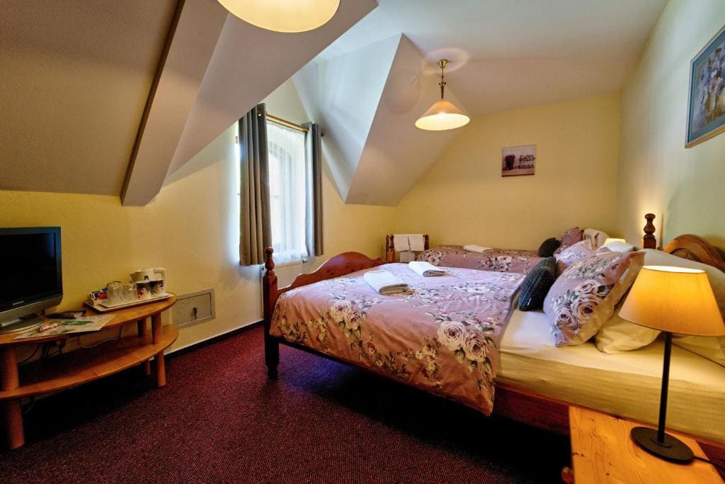 Family Room room - Image 2