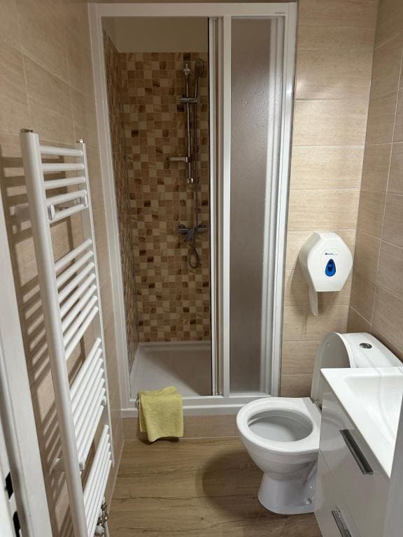 Standard Twin Room room - Image 3