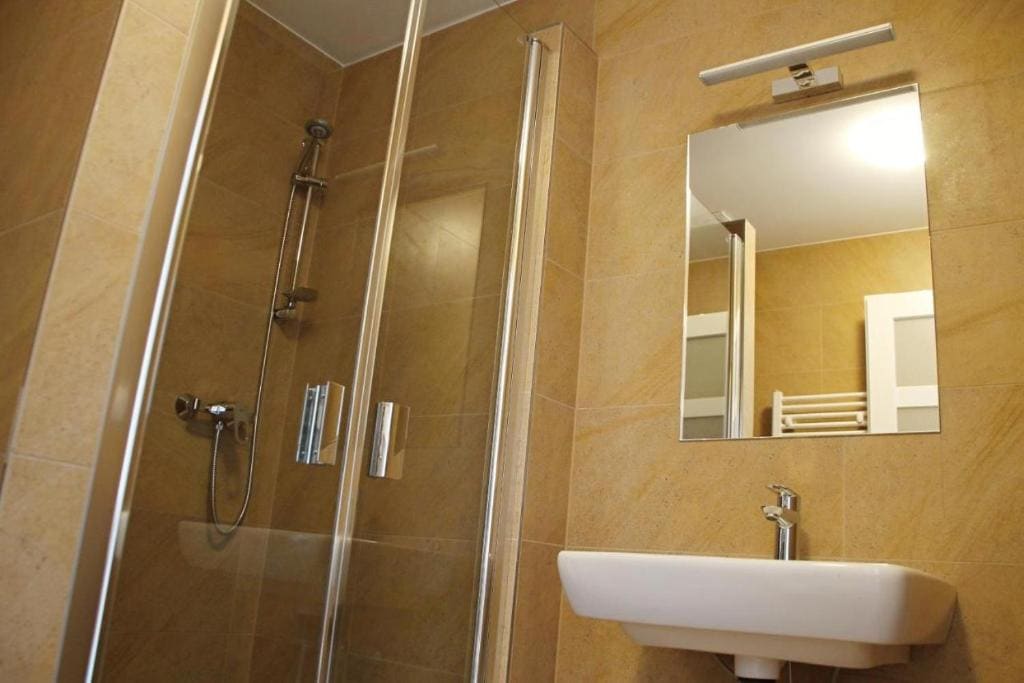Quadruple Room room - Image 1