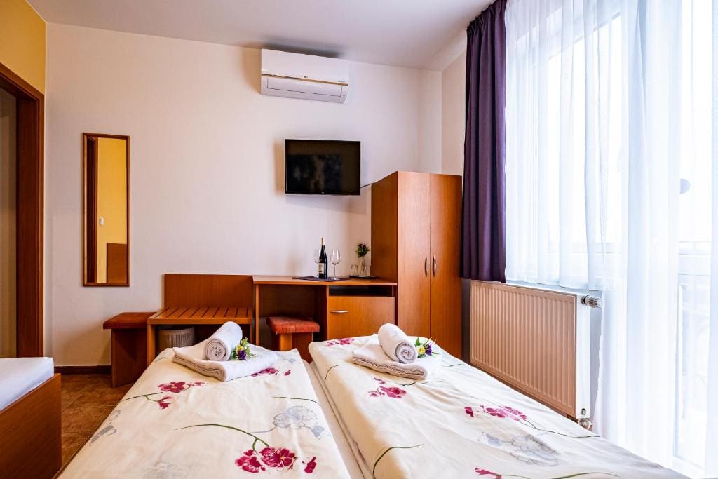 Standard Double Room room - Image 2