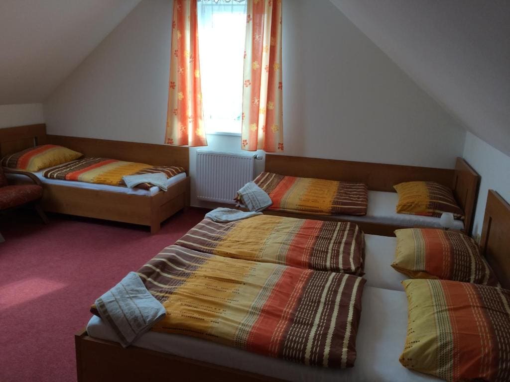 Quadruple Room room - Image 2