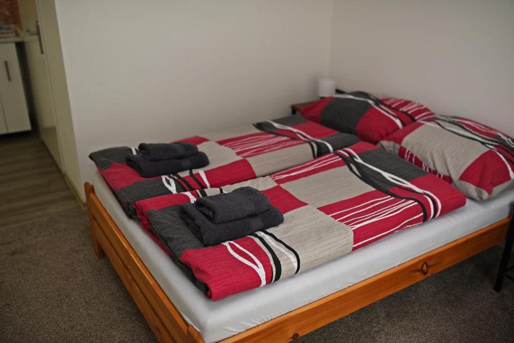 Queen Suite room - Image 3