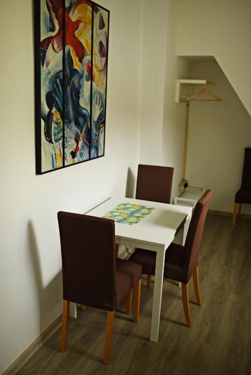 Queen Suite room - Image 2