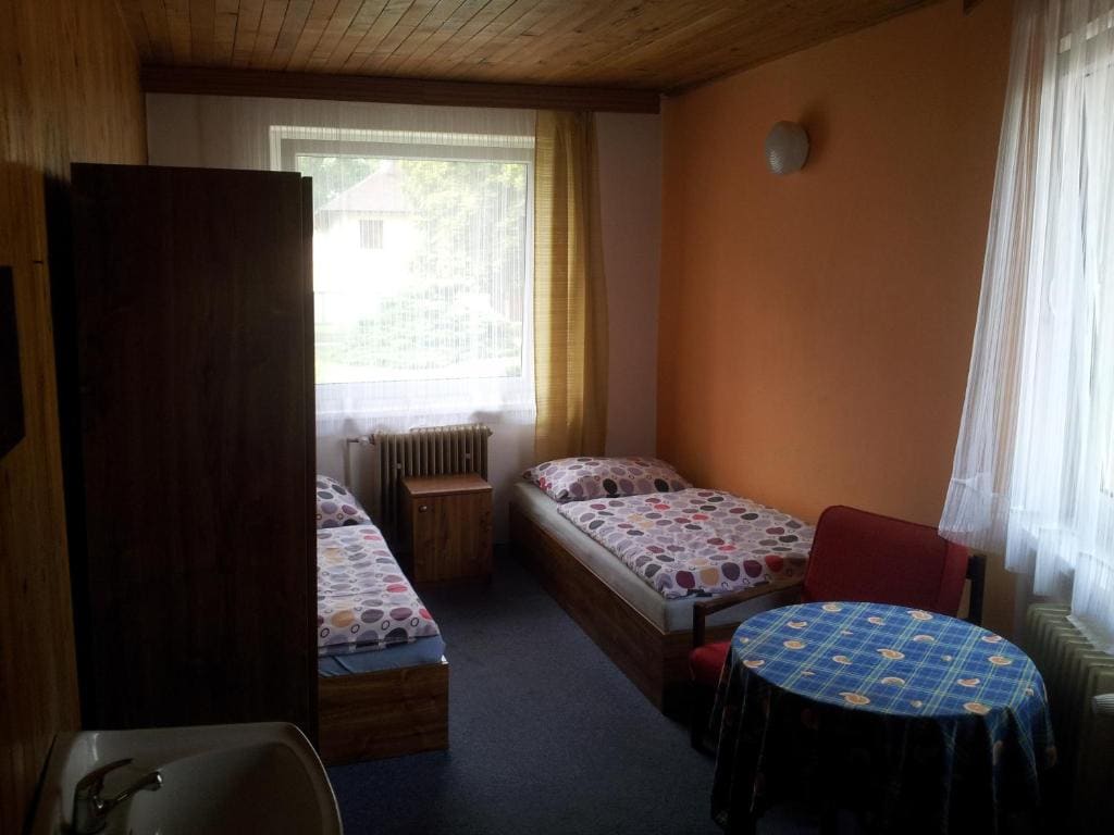Double or Twin Room with Shared Bathroom room - Image 2
