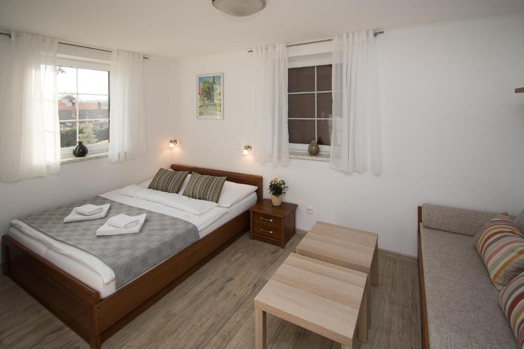Double Room with Extra Bed room - Image 1