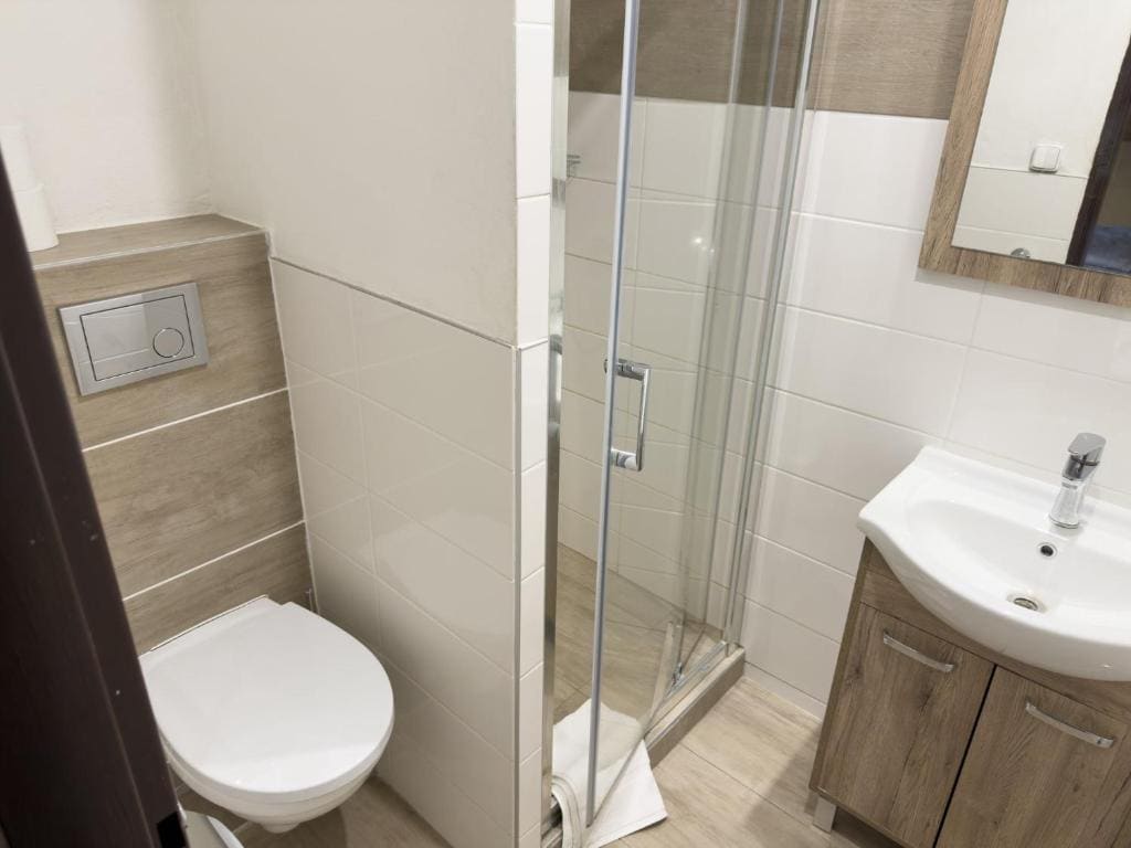 Deluxe Double Room with Extra Bed room - Image 1