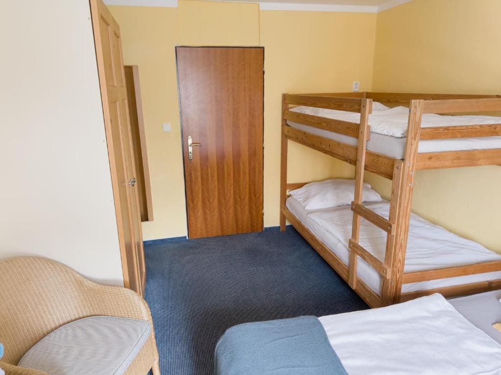 Deluxe Double Room with Extra Bed room - Image 2