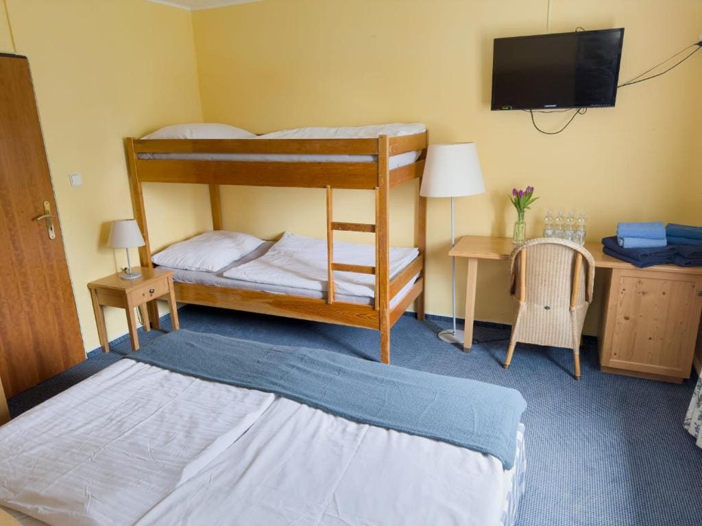Quadruple Room with Garden View room - Image 3