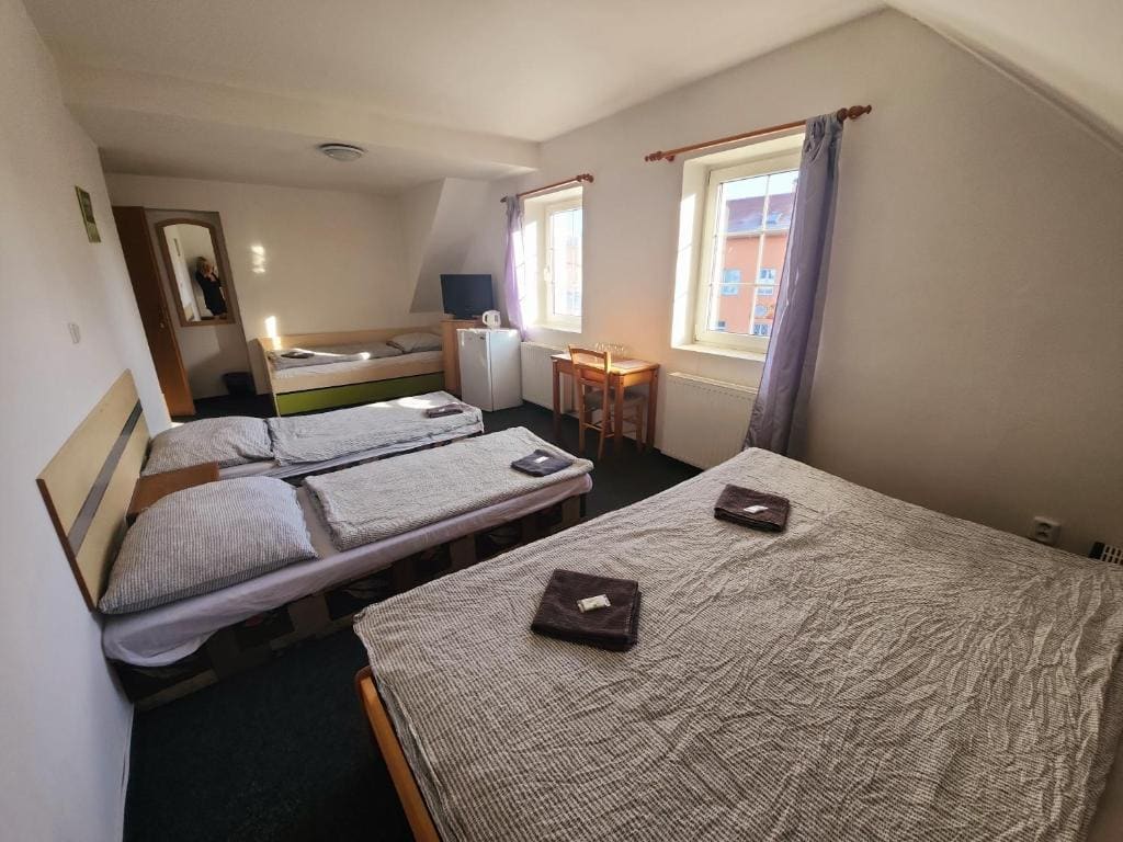 Standard Family Room room - Image 1