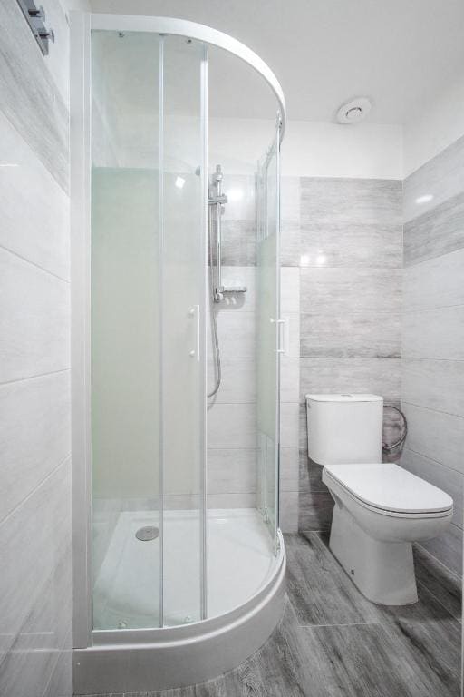 Family Room with Private Bathroom room - Image 1