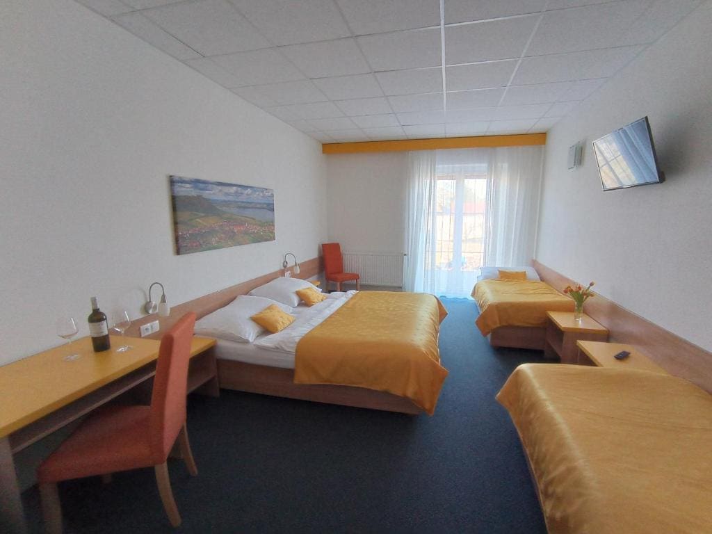 Quadruple Room with Bath room - Image 2