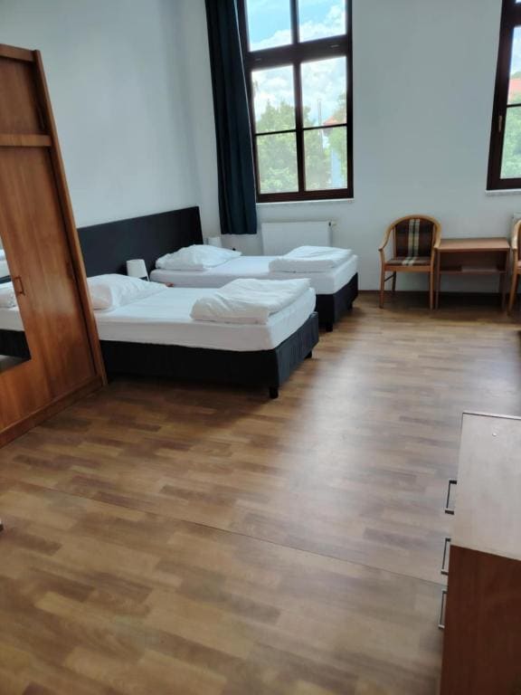 Quadruple Room with Private Bathroom room - Image 3