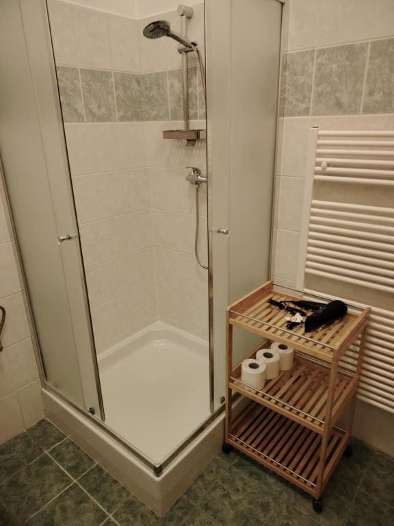Quadruple Room with Private Bathroom room - Image 2