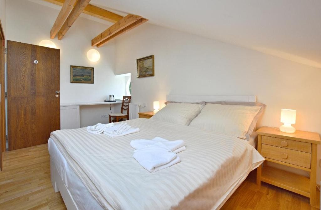 Double Room with Private Bathroom room - Image 2
