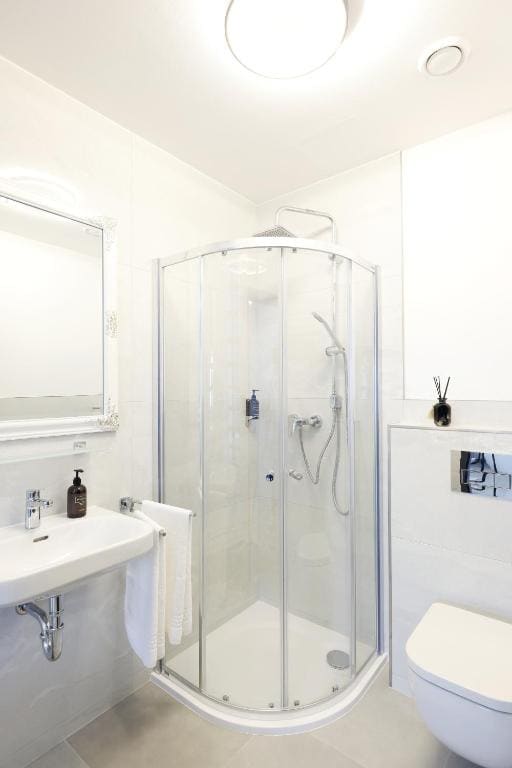 Deluxe Suite room - Image 3