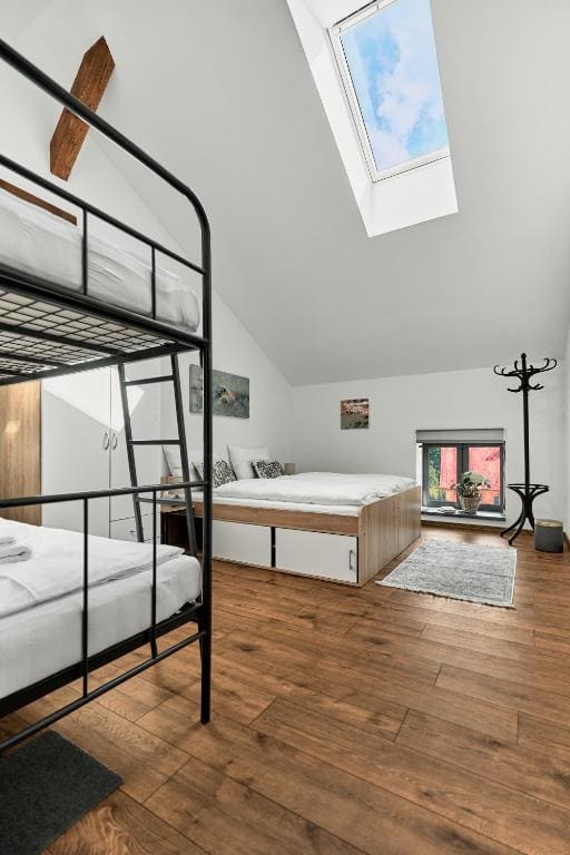 Quadruple Room with Shared Bathroom room - Image 3
