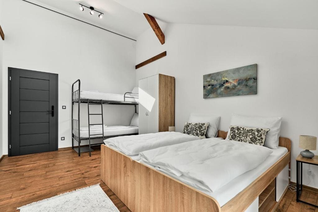 Quadruple Room with Shared Bathroom room - Image 1