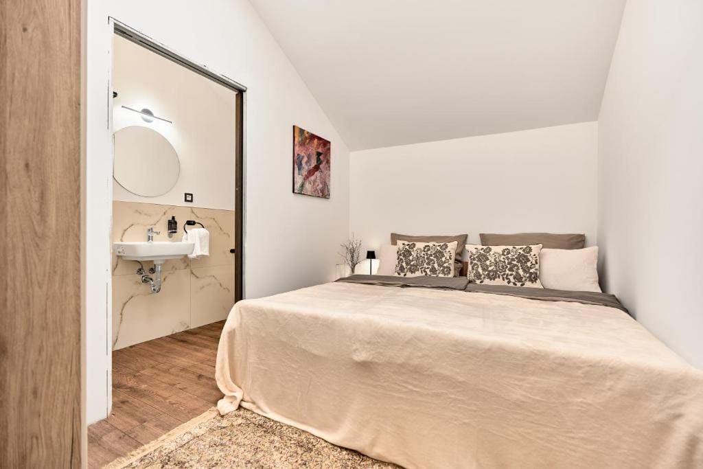 Standard Double Room room - Image 3
