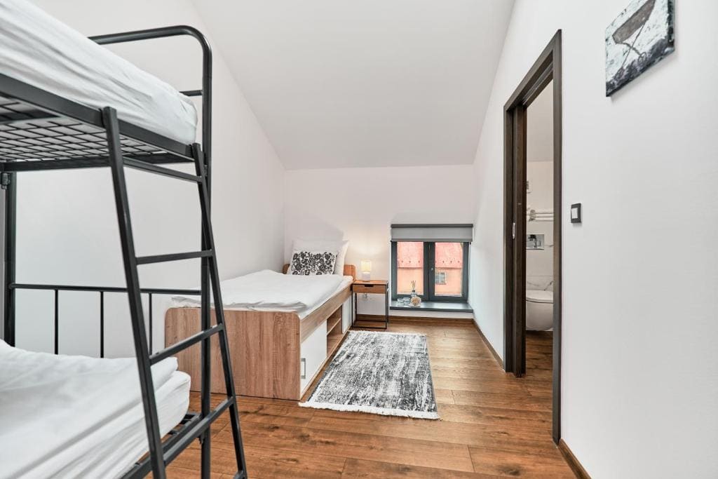 Triple Room with Private Bathroom room - Image 2