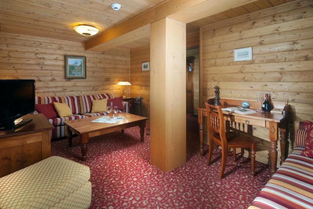Deluxe Junior Suite room - Image 2