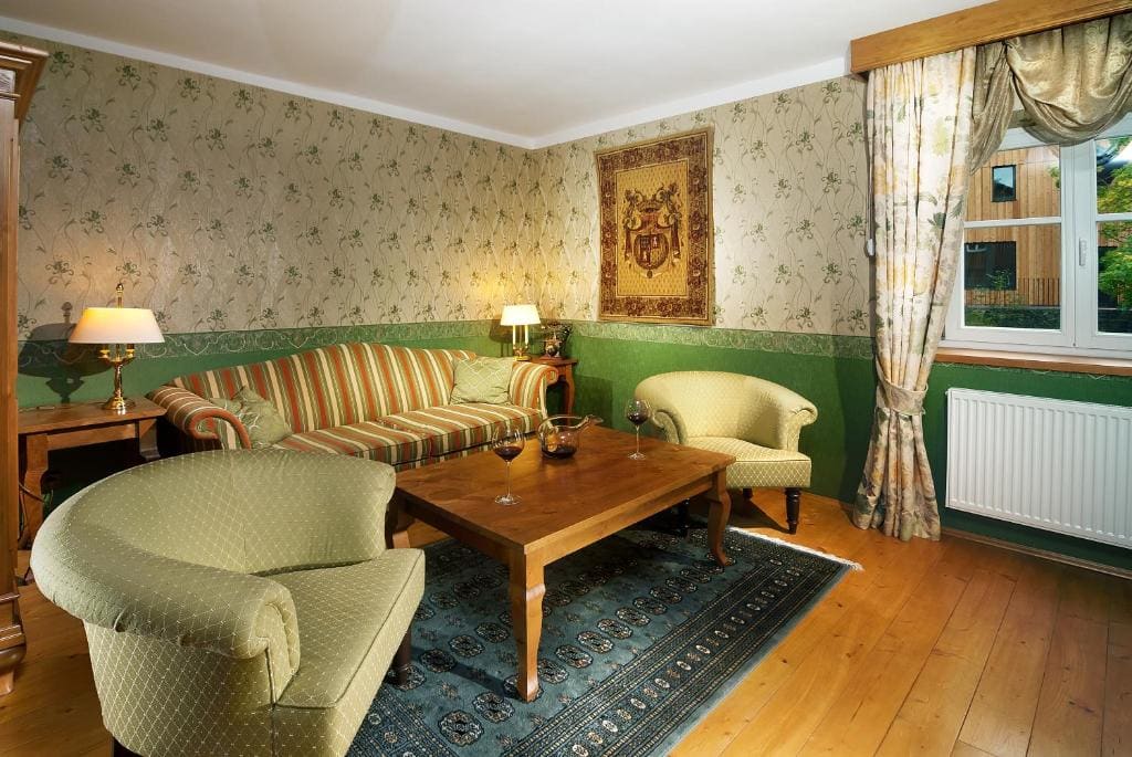 Deluxe Suite room - Image 2