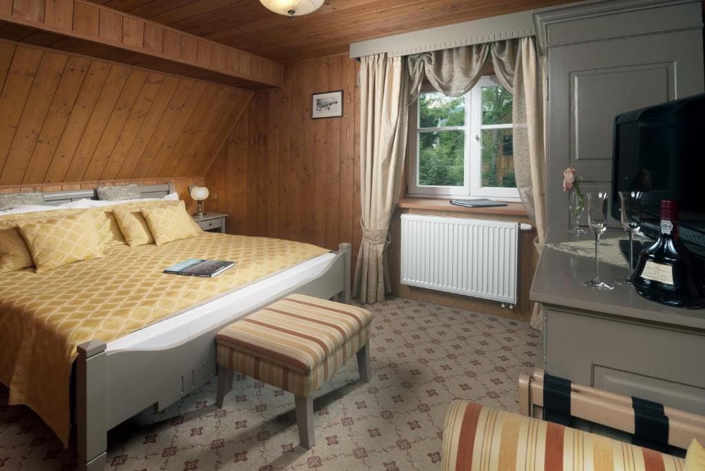 Single Room with Extra Bed room - Image 3
