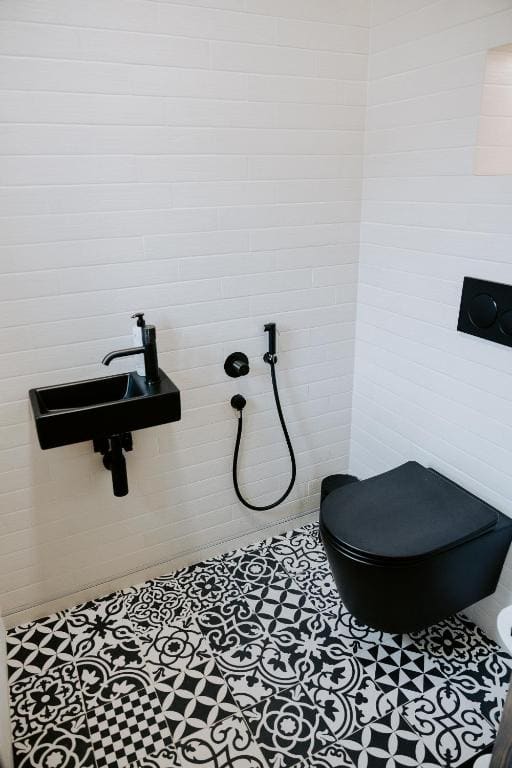 Double or Twin Room with Bathroom room - Image 2