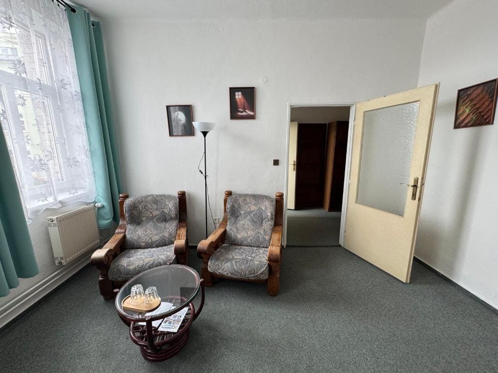 One-Bedroom Suite room - Image 3
