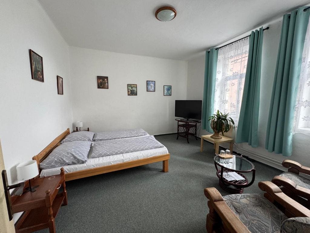 One-Bedroom Suite room - Image 1