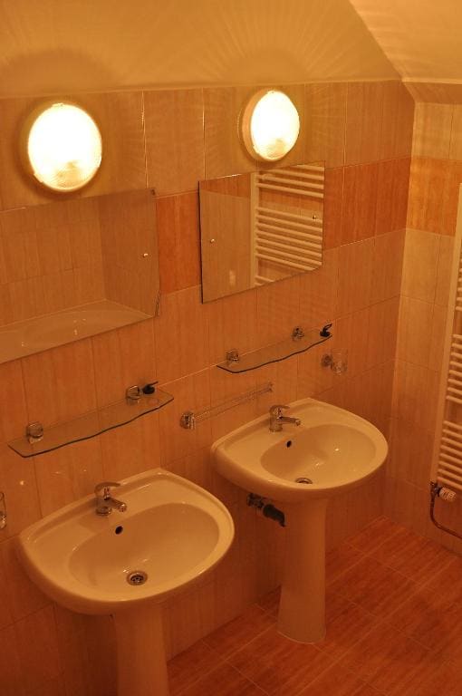 Suite room - Image 3