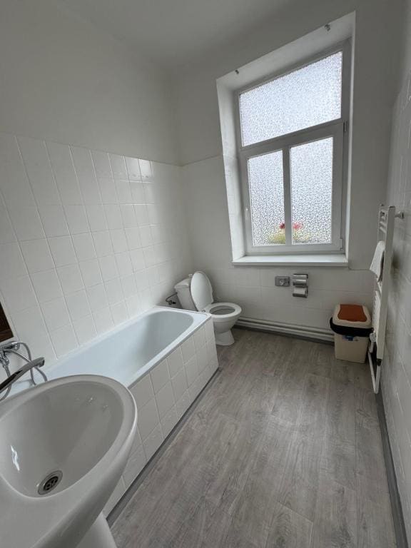 One-Bedroom Suite room - Image 2