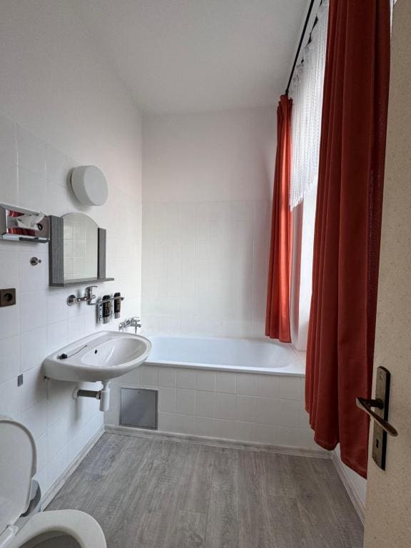 Economy Twin Room room - Image 3