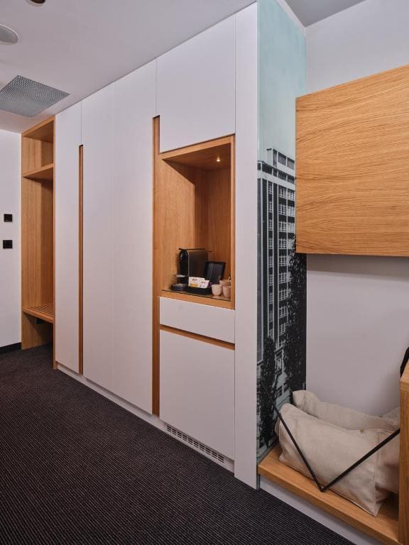 Deluxe Double or Twin Room with City View room - Image 3
