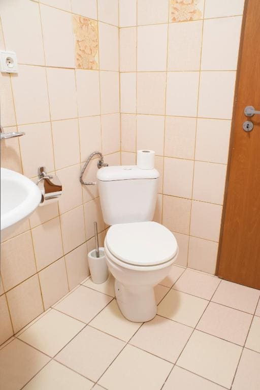 Standard Twin Room with Sofa room - Image 2