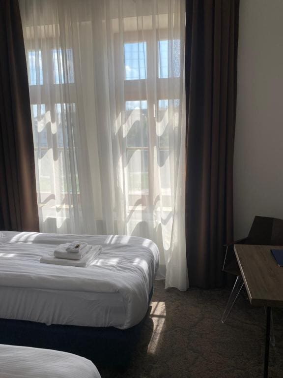 Deluxe Twin Room room - Image 3