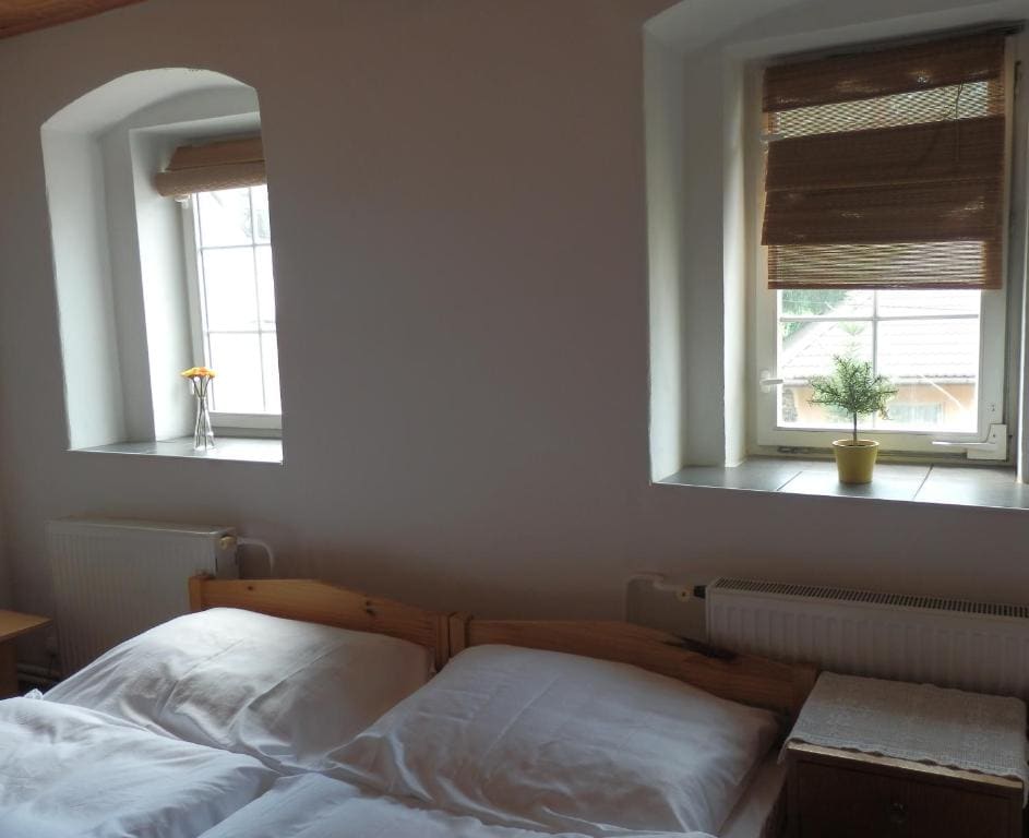 Family Room with Private Bathroom room - Image 2