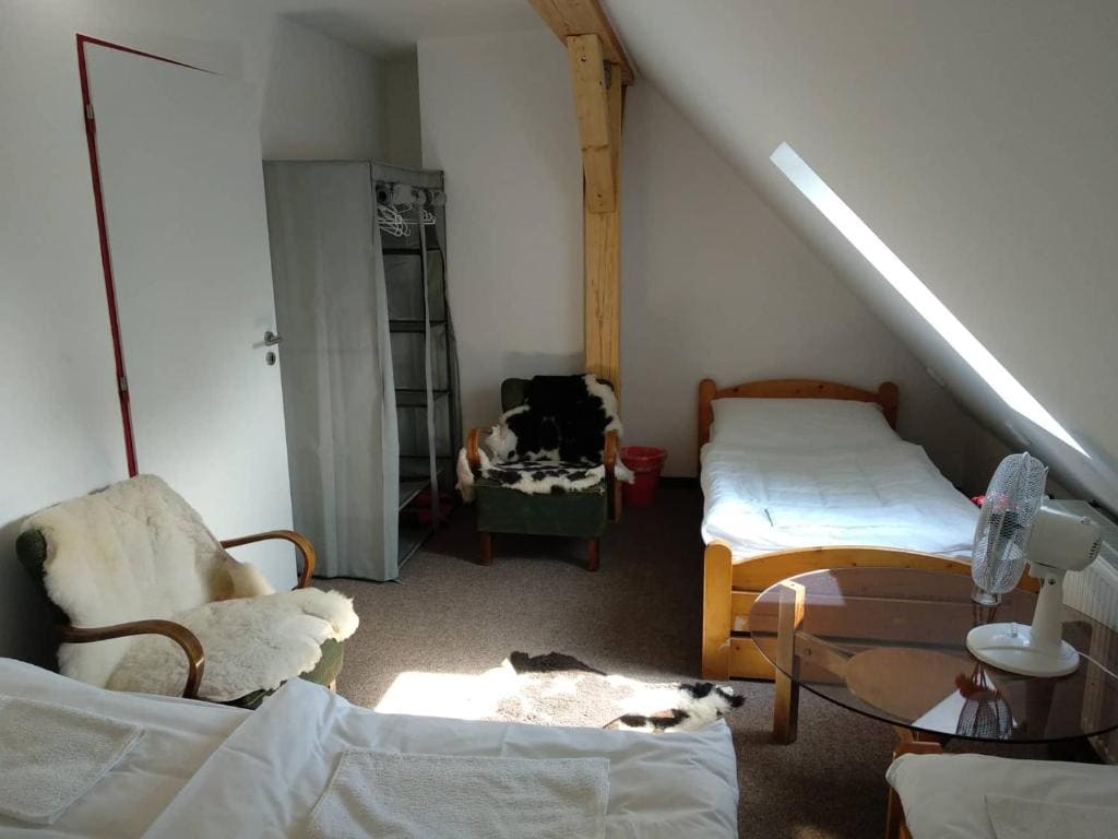 Quadruple Room with Private Bathroom room - Image 2